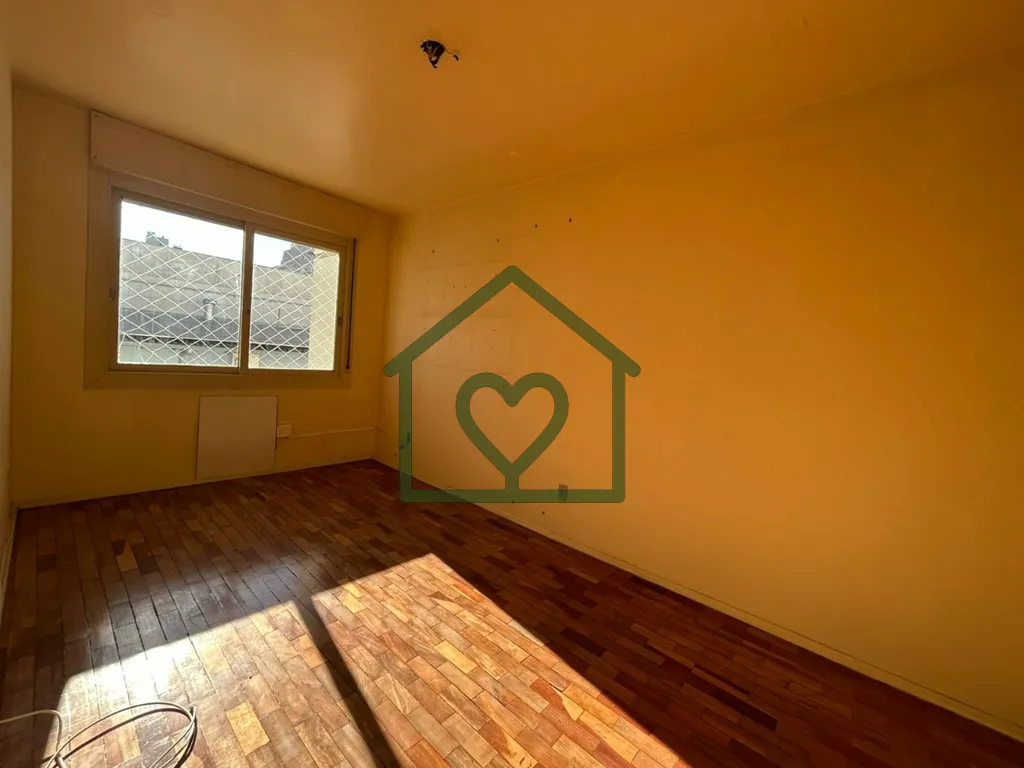 Imagem Apartamento à venda no bairro Menino Deus em Porto Alegre com 62m2 privativos, 2 dormitórios, anda...