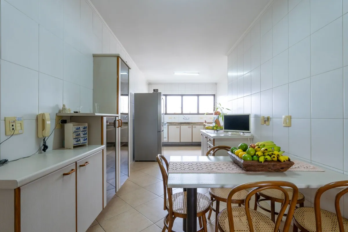 Imagem Apartamento para venda em Vila Andrade com 4 quartos, sendo 3 suítes, 200m2