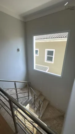 Imagem Lindo Sobrado á venda no condomínio Floradas da Serra no bairro Urbanova, em São José dos Campos/SP
