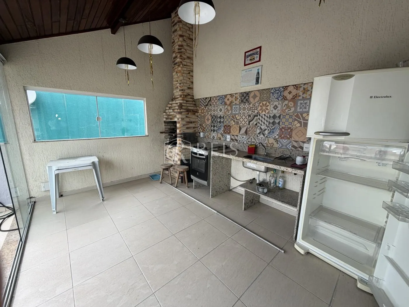 Imagem Casa para Venda em Rio das Ostras, Chácara Mariléa, 3 dormitórios, 1 suíte, 4 banheiros, 2 vagas