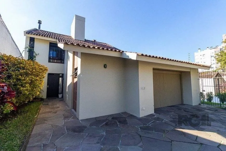 Imagem Casa para Venda - 235m², 4 dormitórios, sendo 1 suites, 2 vagas - Azenha