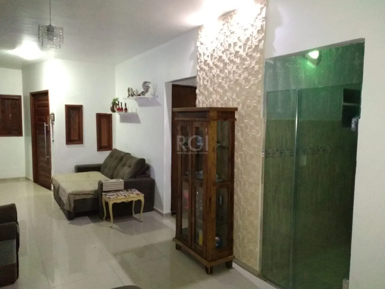 Imagem Casa com 2 quartos, 2 vagas de garagem, no bairro Aberta dos Morros, Porto Alegre/RS