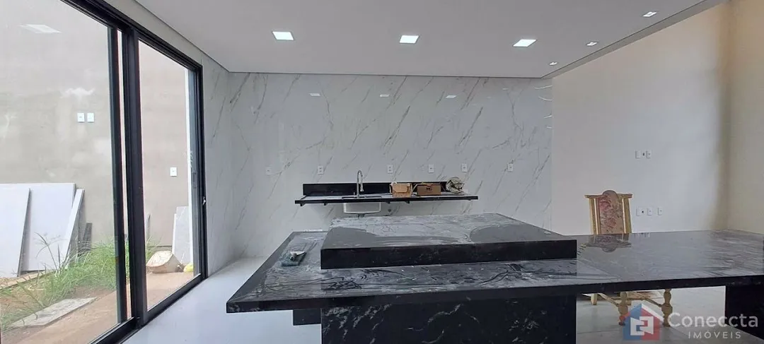 Imagem Casa com 3 dormitórios à venda, 231 m² por R$ 750.000,00 - Afonso Queiroz - Patos de Minas/MG