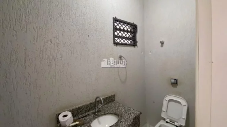 Imagem Casa à venda no bairro São Benedito, Uberaba: 4 dormitórios, 2 suítes, área de lazer