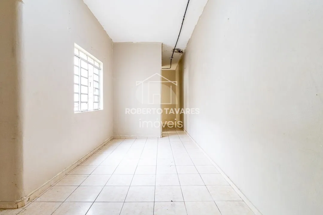 Imagem Prédio Bom Retiro - Com 2 andares, 4 aptos. de 90m² cada, 700 m² de área útil total, Loja no térreo com 300m².