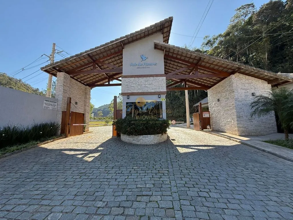 Imagem Terreno em Condomínio para Venda em Teresópolis / RJ no bairro Prata