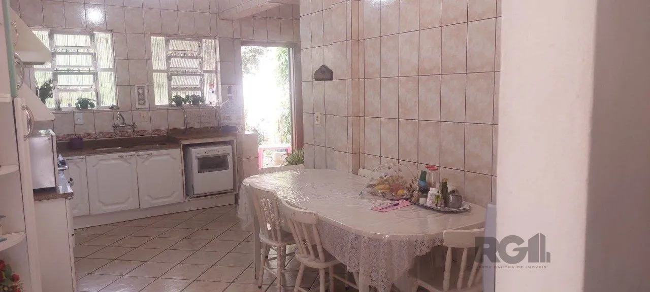 Imagem Casa 3 dormitórios à venda Medianeira Porto Alegre/RS