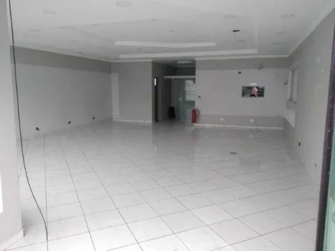 Imagem VENDA DE SALÃO COMERCIAL NO ALTO DO IPIRANGA, EM MOGI DAS CRUZES, aréa de 376m², garagem coberta e quintal com churrasqueira. CONSULTE-NOS.