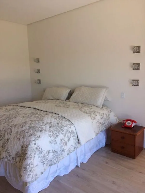 Imagem Luxuosa Casa em Condomínio: 4 Quartos, 4 Suítes, 3 Salas e 620m² em Valinhos-SP, Condomínio Zurich Dorf