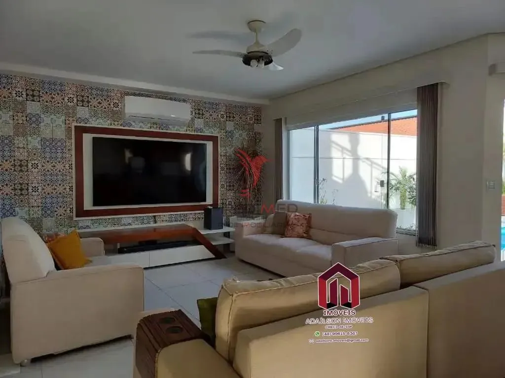 Imagem EXCELENTE CASA COM 4 DORMITORIOS PARA A VENDA - EM FLORIANOPOLIS SC BRASIL