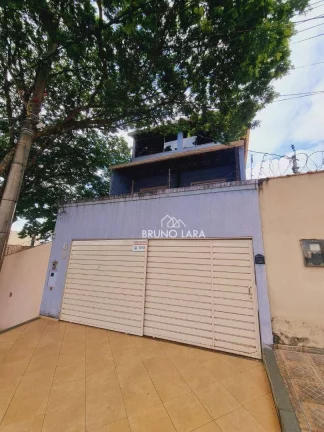 Imagem Casa á venda em Igarapé, bairro Lago Azul.