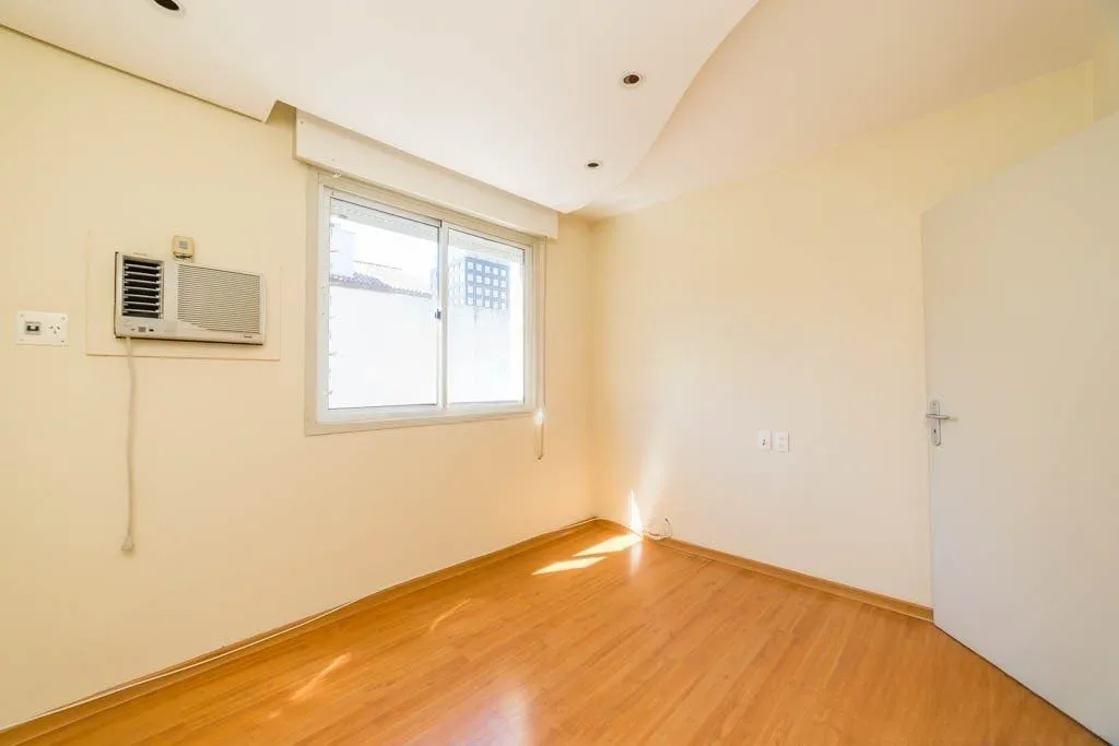 Imagem Apartamento de 3 dormitórios à venda no Bairro Auxiliadora, Porto Alegre.