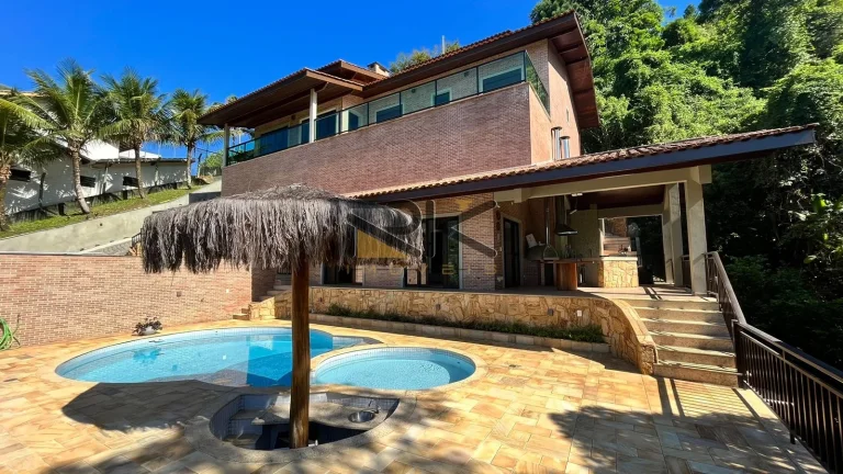 Imagem EXCELENTE SOBRADO EM CONDOMÍNIO FECHADO EM UBATUBA-SP COM 3 DORMITÓRIOS SENDO1 SUÍTE,VARANDA GOURMET COM VISTA PARA O MAR