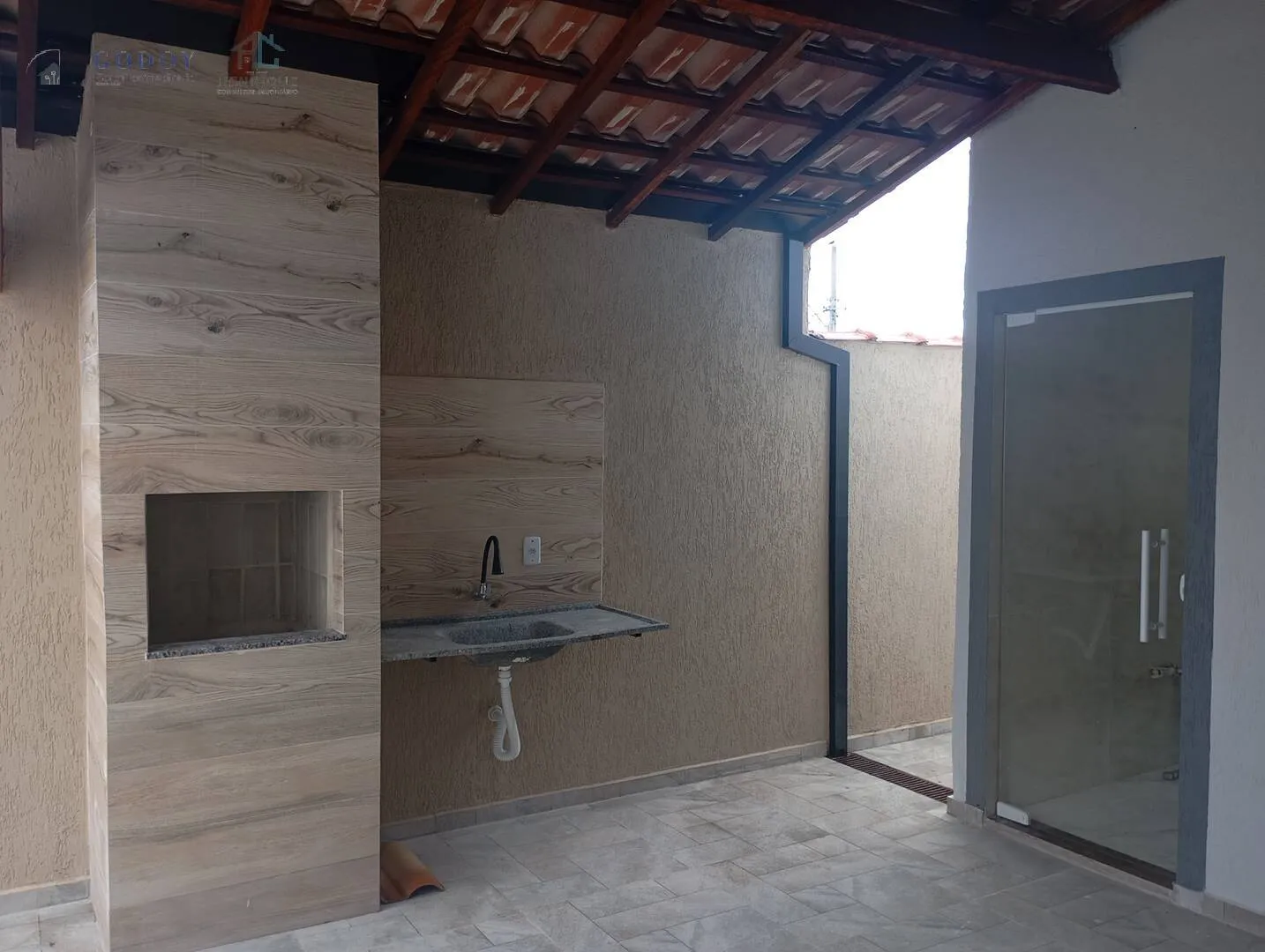 Imagem Qualidade de Vida: Casa com 3 Quartos e Espaço para Lazer
