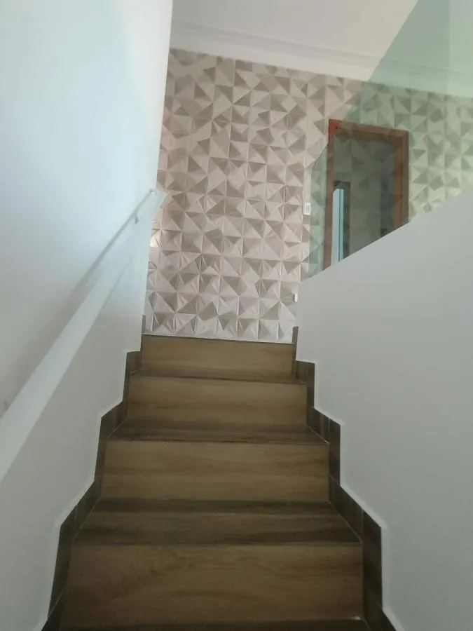 Imagem Casa para Venda em Praia Grande, Guilhermina, 3 dormitórios, 1 suíte, 1 banheiro, 1 vaga