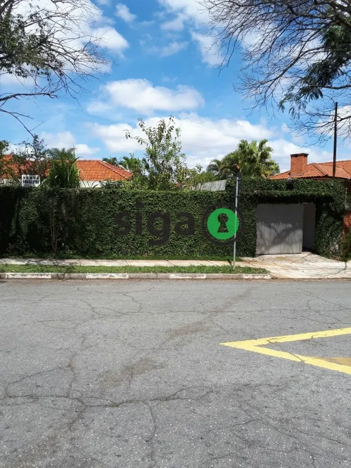 Imagem Casa para Locação ou Venda no Alto de Pinheiros com 400m², 4 suites , jardim, 4 vagas, sem mobilia