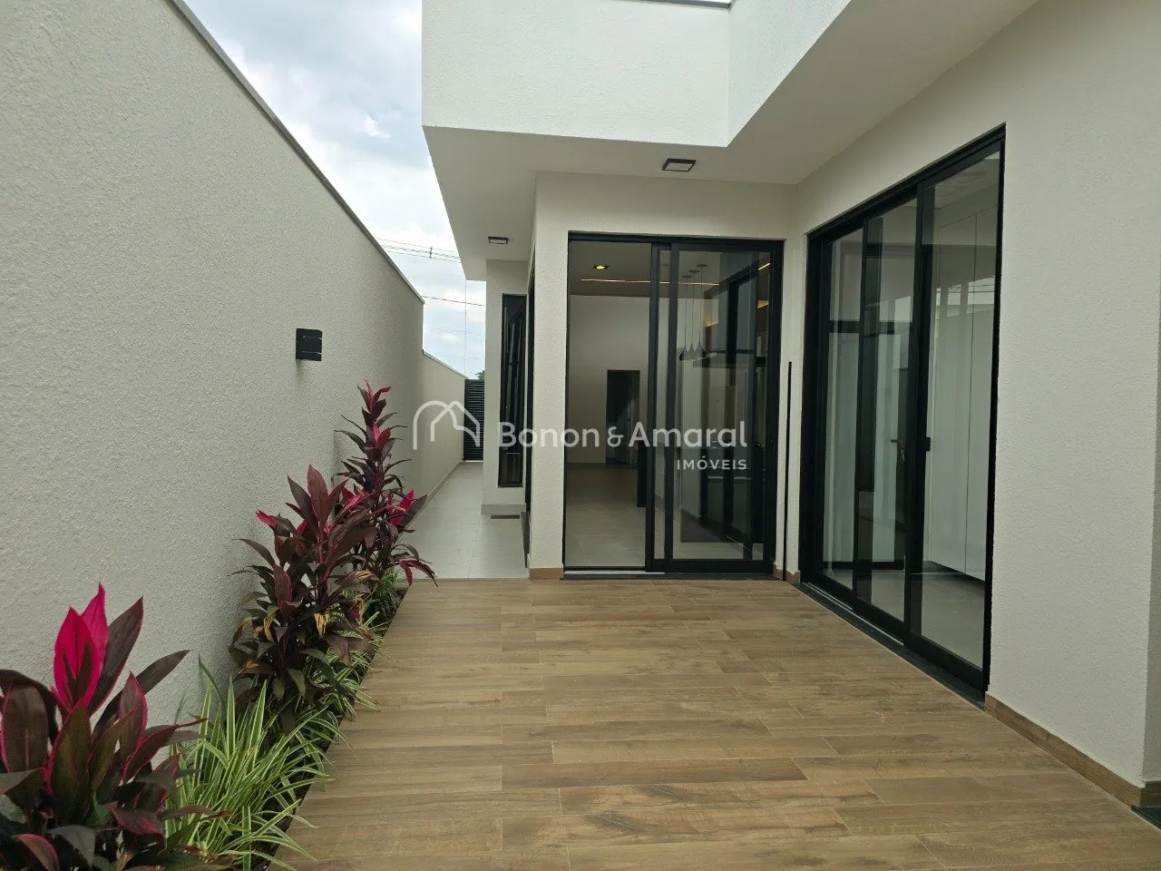 Imagem Casa à venda com 3 quartos ( 3 suítes + escritório) no Condomínio Santorini, Parqur Brasil 500, Paulínia