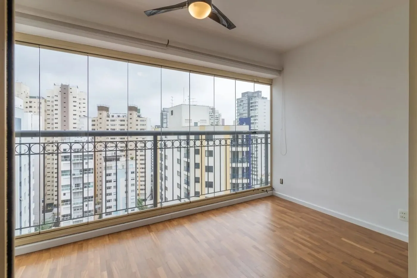 Imagem Apartamento para Venda em São Paulo, Pinheiros, 3 dormitórios, 1 suíte, 2 banheiros, 2 vagas