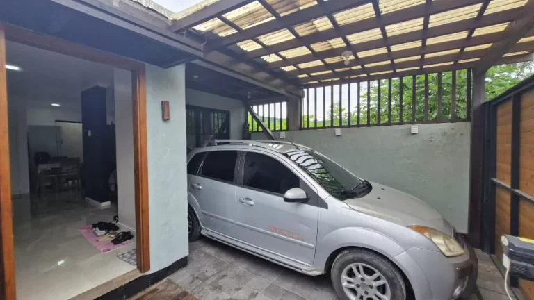 Imagem Encantadora Casa (Kitnet) à Venda no Bairro Encantada, Garopaba-SC