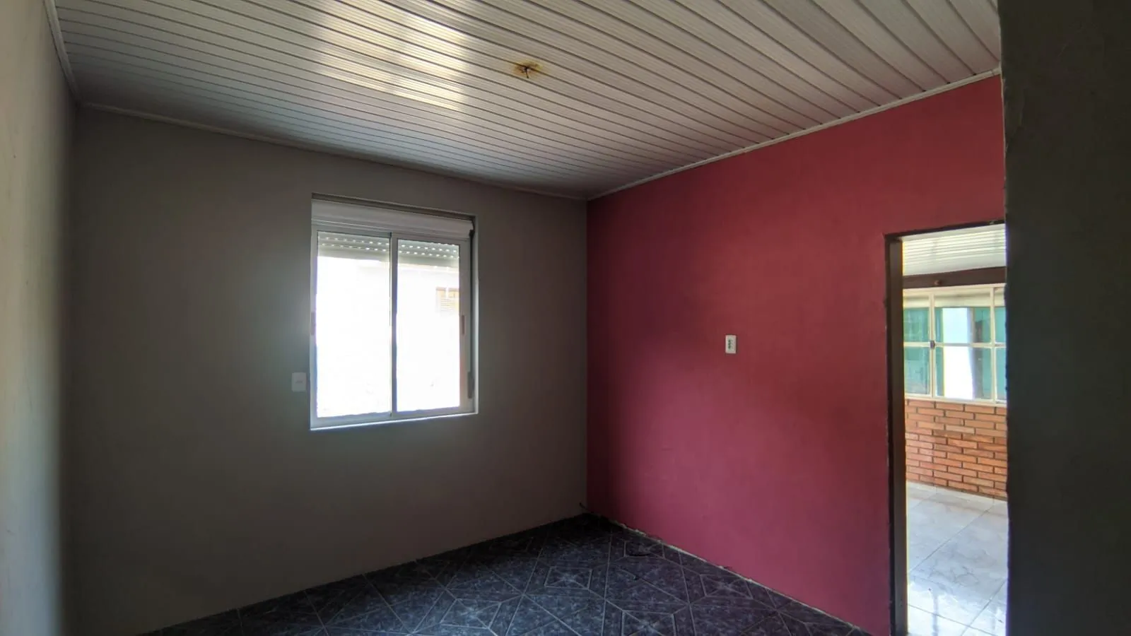 Imagem Casa com pátio, 2 dormitórios, Avenida Vinte e Um de Abril - bSarandi