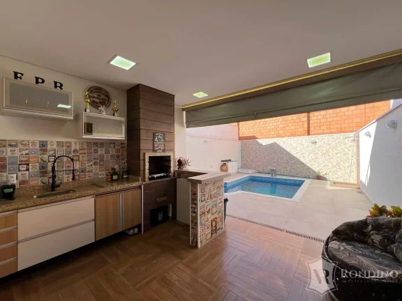 Imagem Oportunidade - Casa Sobrado em condomínio, com 03 dormitórios e piscina.
