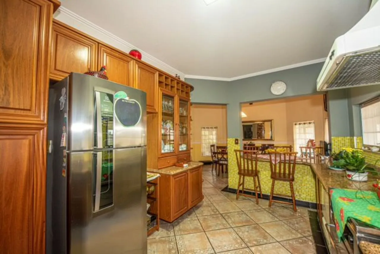 Imagem Ótima Casa para venda na Aldeia da Serrinha - Próximo a prefeitura