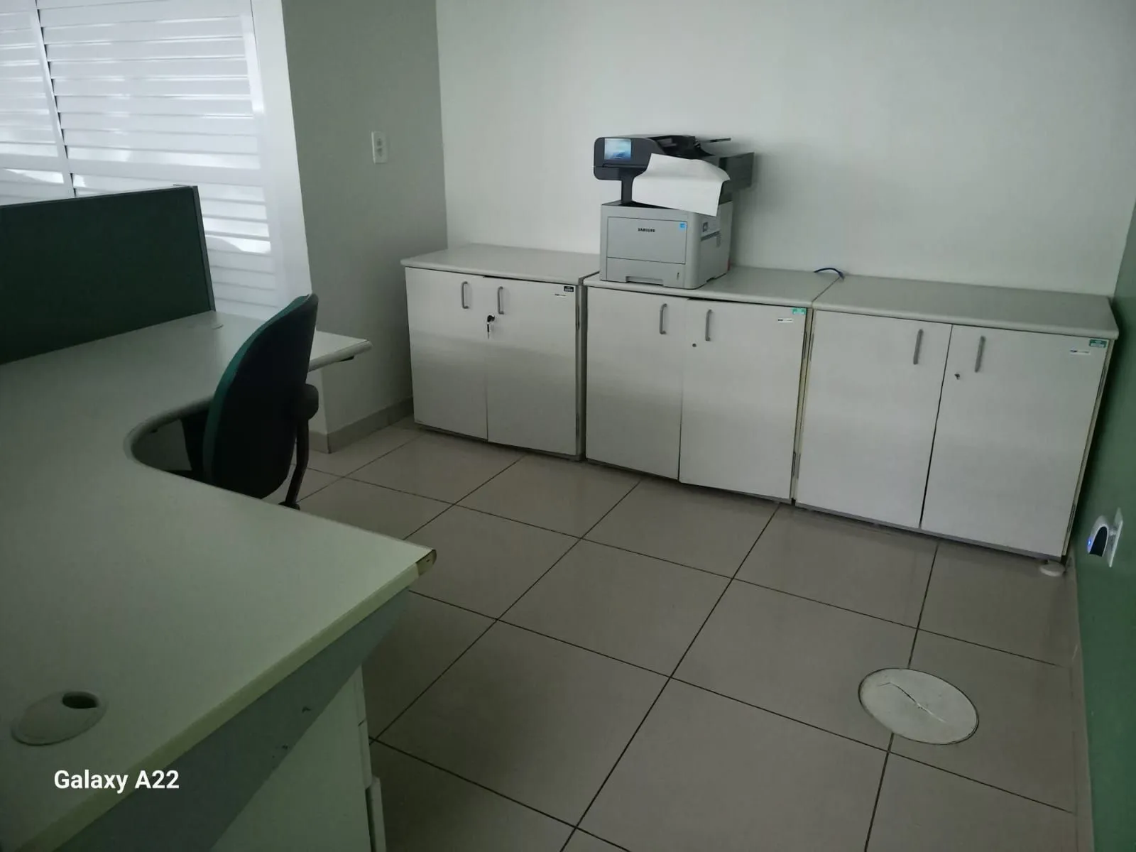 Imagem MÁFFER IMÓVEIS ALUGA LOJA / PRÉDIO COMERCIAL - AV. SERTÓRIO | PORTO ALEGRE/RS Área total: 1.200 m² Aluguel: R$ 48.000/mês Diferenciais do Imóvel Altíssima visibilidade Testada ampla com vitrine Fluxo intenso de veículos