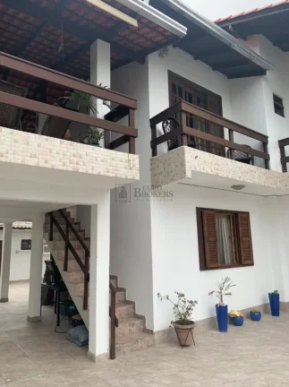 Imagem Casa grande no bairro das Nações em Balneário Camboriú.