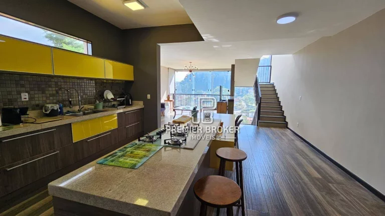 Foto do imóvel Casa à venda, 300 m² por R$ 1.490.000,00 - Comary - Teresópolis/RJ