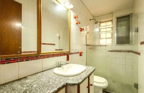 Imagem Apartamento na Cidade Baixa de 3 dormitórios e 1 vaga DESOCUPADO