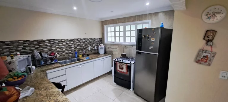 Imagem Casa para Venda em Teresópolis, Golfe, 3 dormitórios, 2 suítes, 4 banheiros, 2 vagas