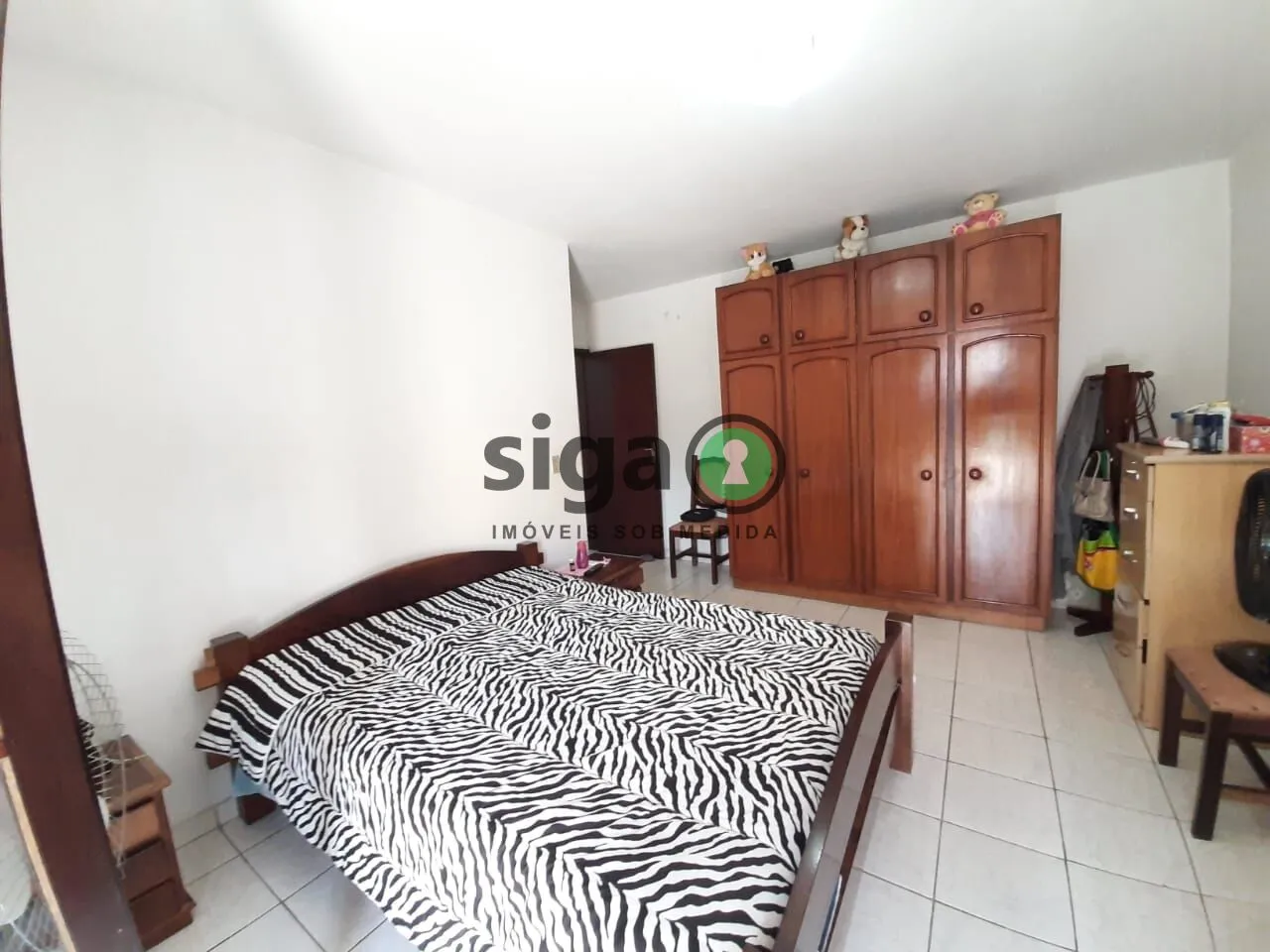 Imagem Casa de Esquina à Venda - Jardim Monte Azul