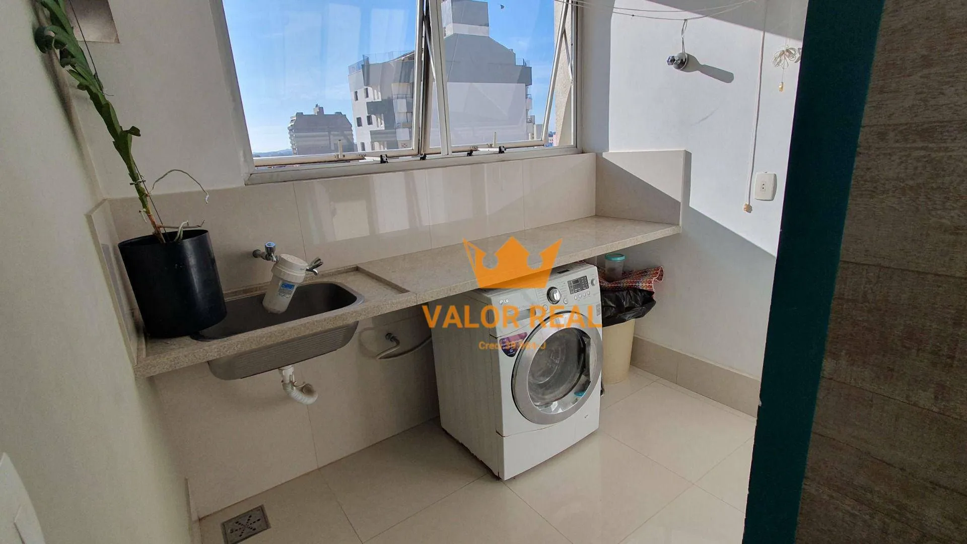 Imagem Apartamento 271 m2, 3 Dorm, 1 Suite, R$ 1.270 mil. Oportunidade. 14o. andar, vista panorâmica. Aceita Financto.