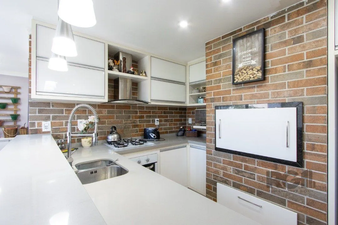 Imagem Apartamento reformado de 124m² privativos- 3 dormitórios sendo 1 suíte no bairro Medianeira