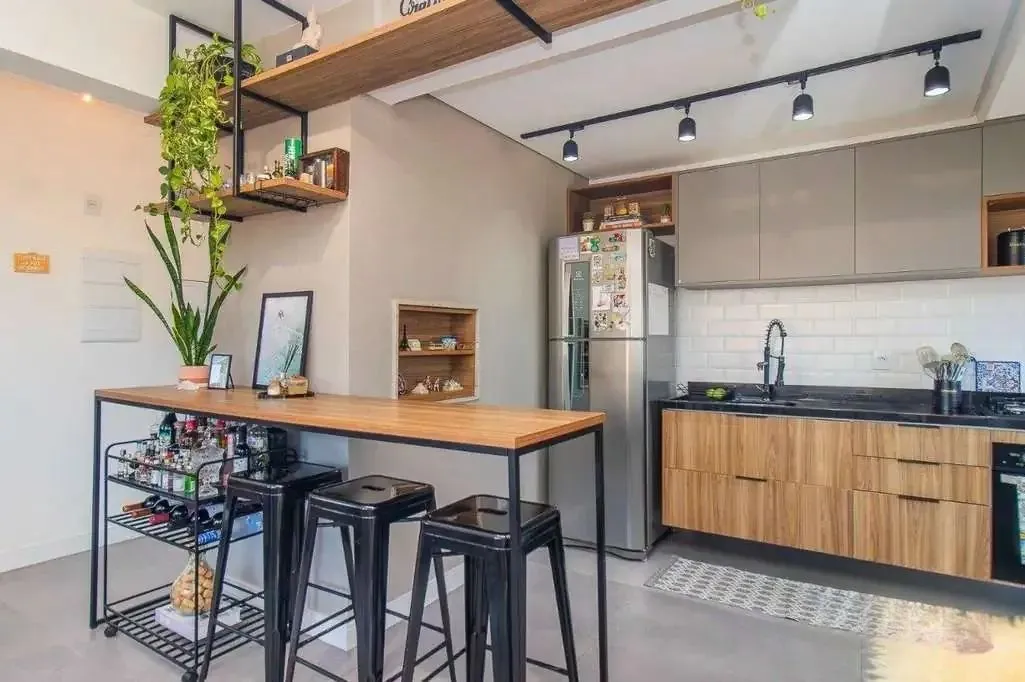 Imagem Apartamento mobiliado com sacada e vaga na Vila Ipiranga