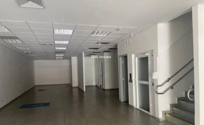 Imagem Loja Comercial de Alto Padrão no Paraíso: 6 Banheiros, 4 Vagas e 455 m² em São Paulo-SP