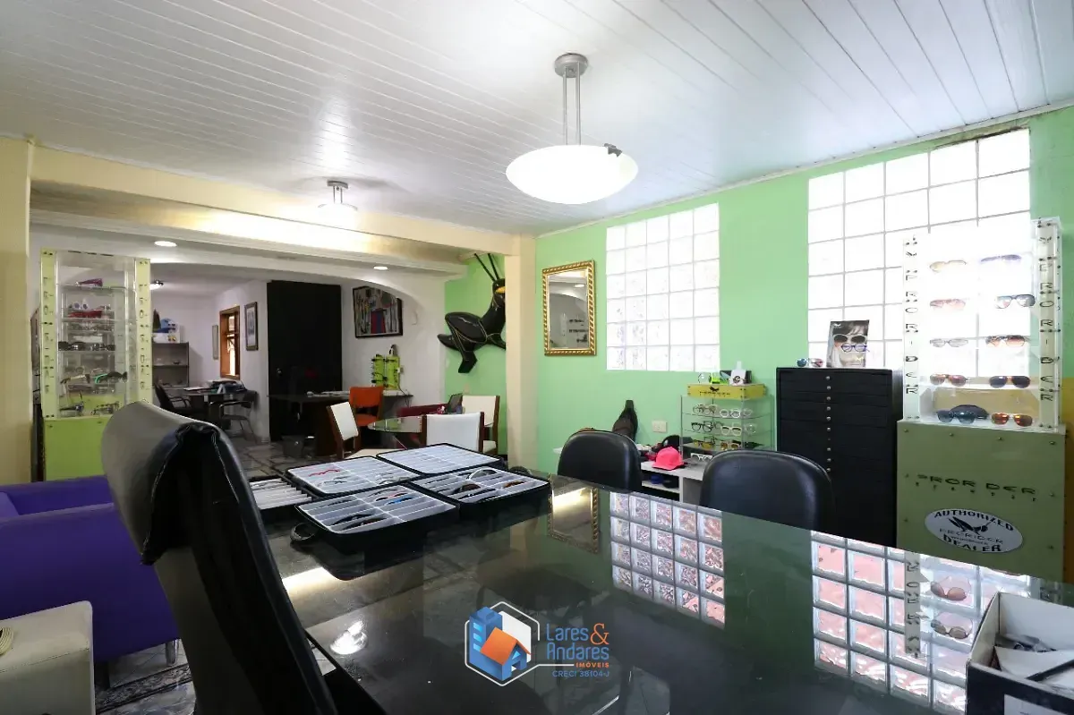 Imagem Sobrado para venda em Vila Ipojuca com 4 quartos, sendo 1 suíte, 520m²