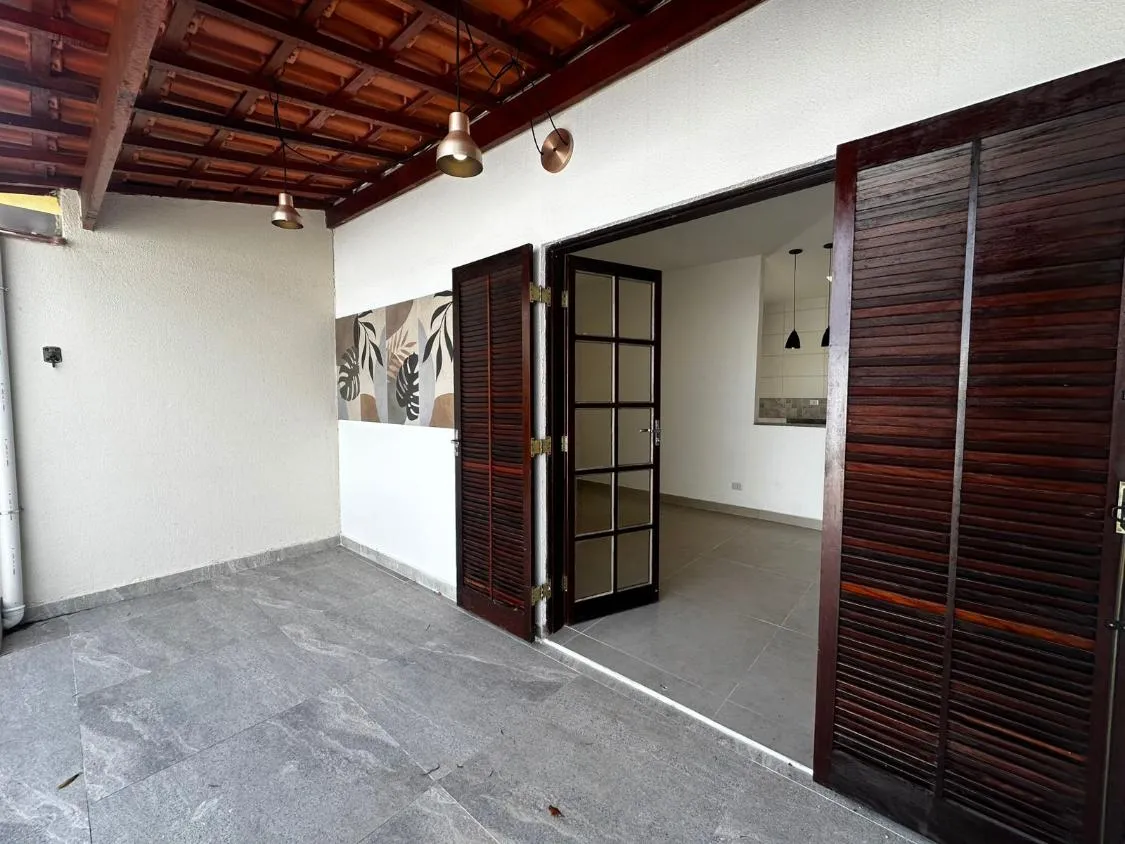 Imagem CASA NOVA COM PISCINA, 02 DORMITÓRIOS E DISPONÍVEL PARA VENDA E LOCAÇÃO LADO PISTA NA VILA ATLÂNTICA EM MONGAGUÁ