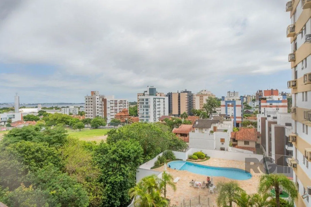 Imagem Ótimo apartamento, reformado , dois dormitórios e uma suíte, vaga escriturada.