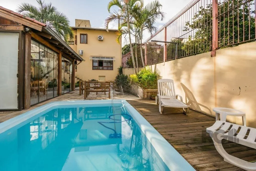 Imagem Casa 279m² - 4 dormitórios, 3 vagas no bairro Santa Tereza