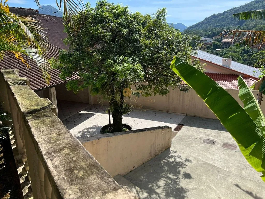 Imagem Casa em Condomínio para Venda em Teresópolis / RJ no bairro Comary