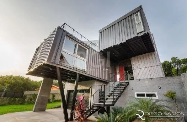 Imagem Casa para Venda - 315m², 3 dormitórios, sendo 1 suites, 2 vagas - Teresópolis