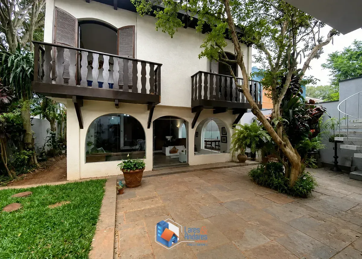 Imagem Casa para venda em Butantã com 4 quartos, sendo 1 suíte, 299m²