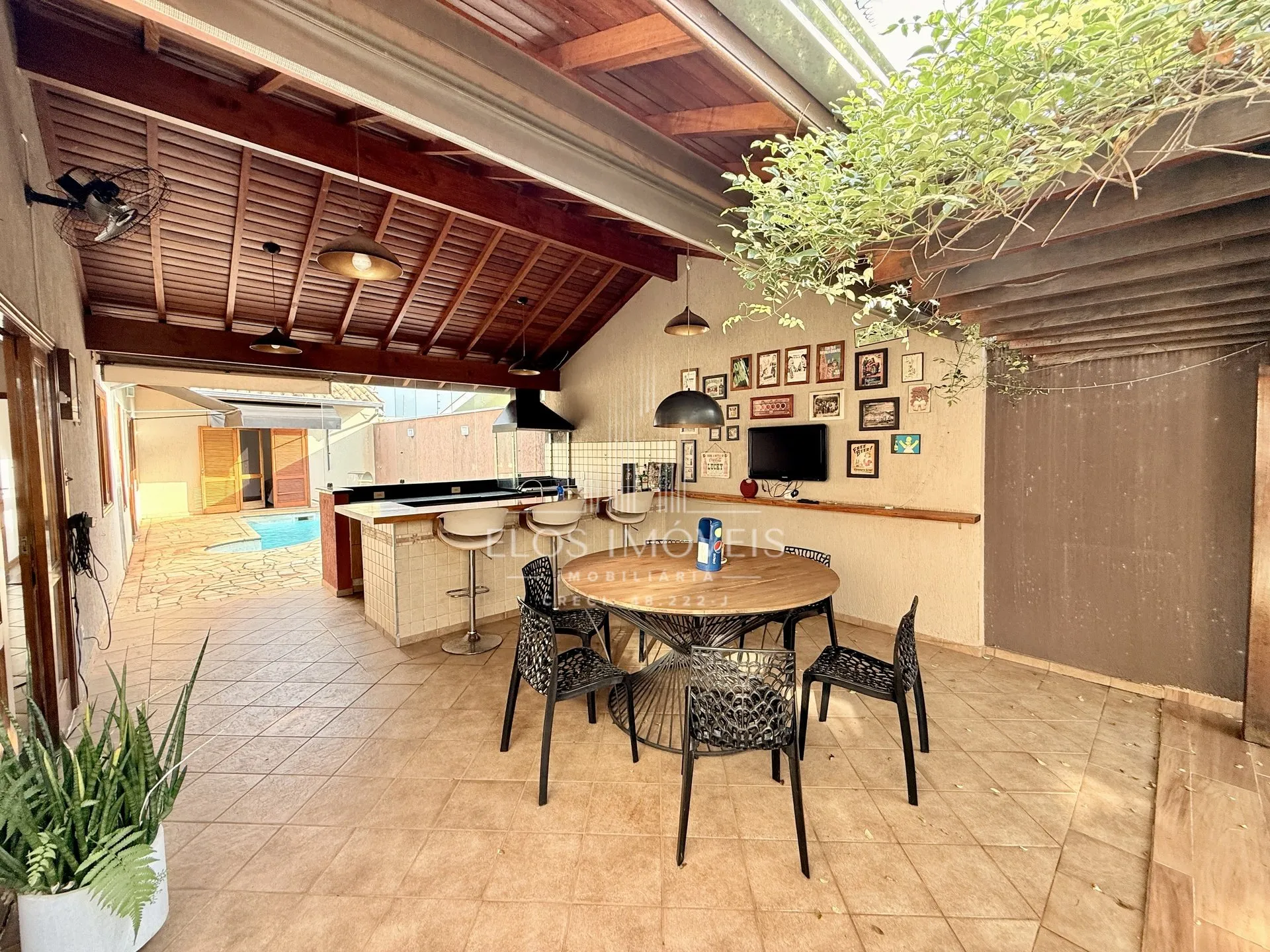 Foto do imóvel Casa de 3 quartos, 220m² no bairro Vila Limeirânea, em Limeira em Vila Limeirânea, Limeira - SP