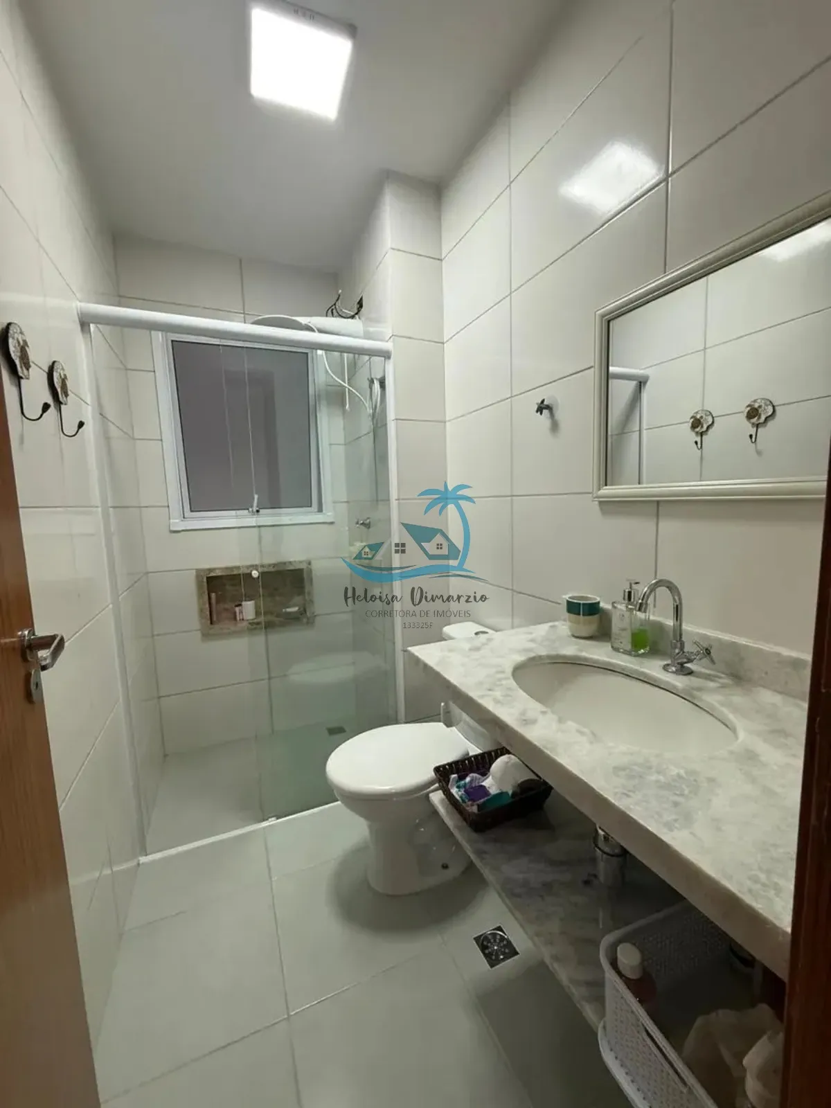 Imagem Excelente apartamento com 2 dormitórios na melhor rua da Praia das Toninhas - Ubatuba 732.000,00.