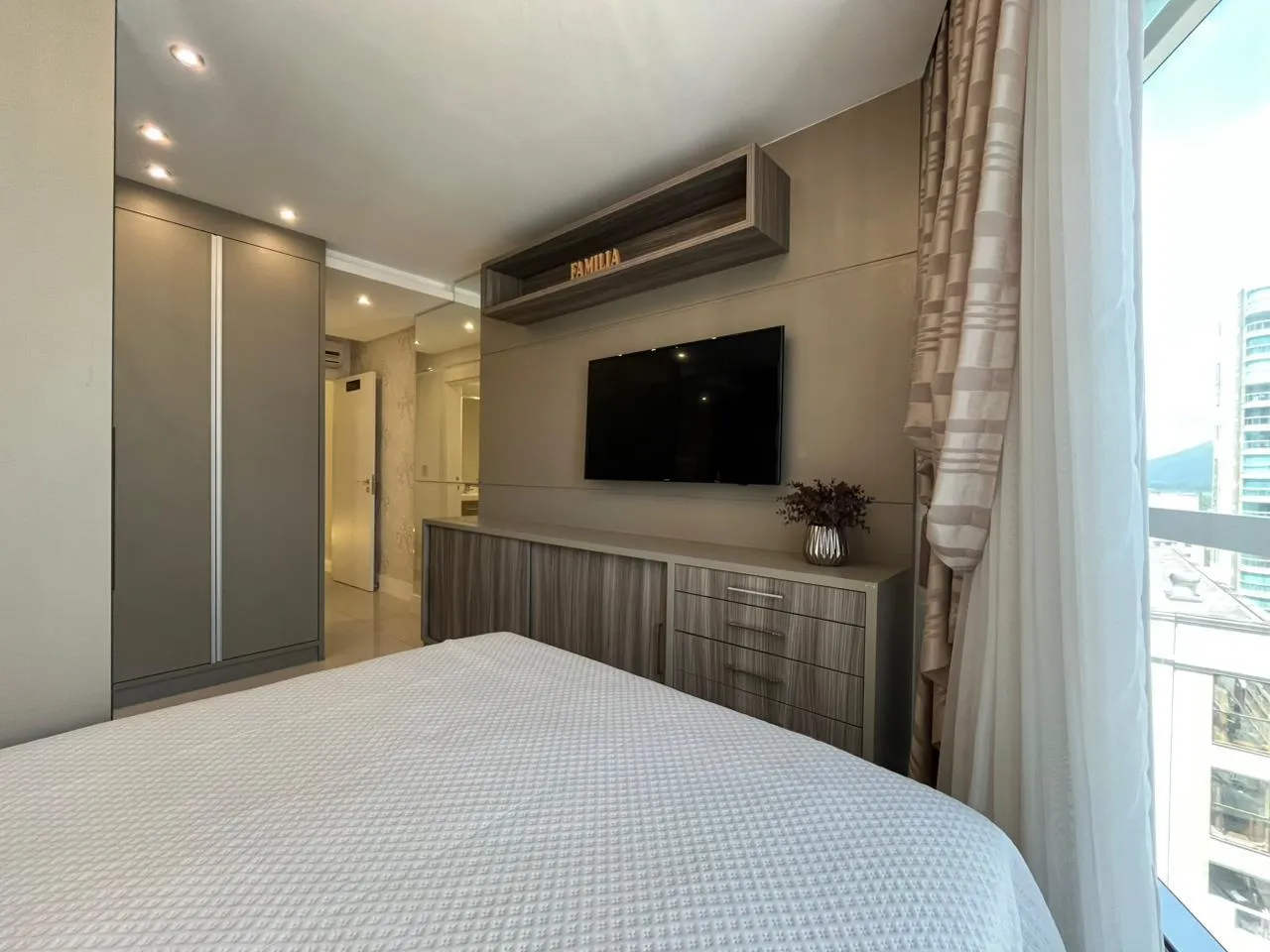 Imagem Apartamento com vista para o mar à venda com 229m2 por R$ 5.900.000,00