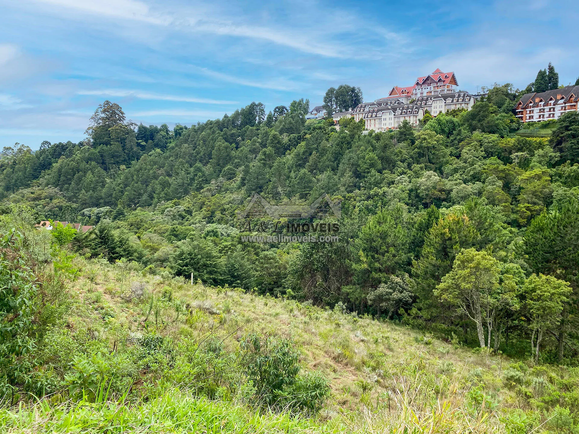Imagem Terreno com vista panorâmica no Alto do Capivari - Campos do Jordão