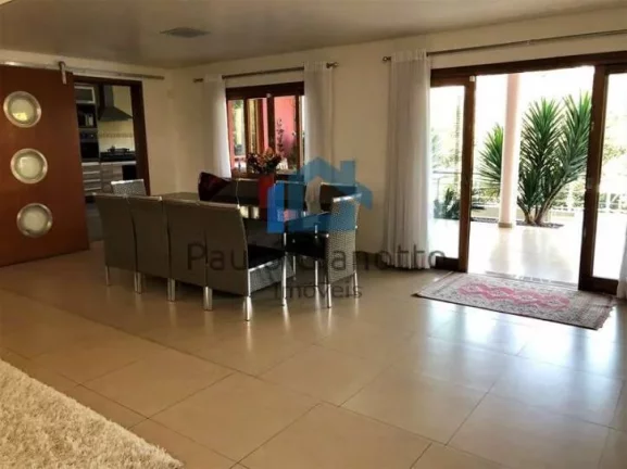 Imagem Casa de Alto Padrão à Venda na Granja Viana