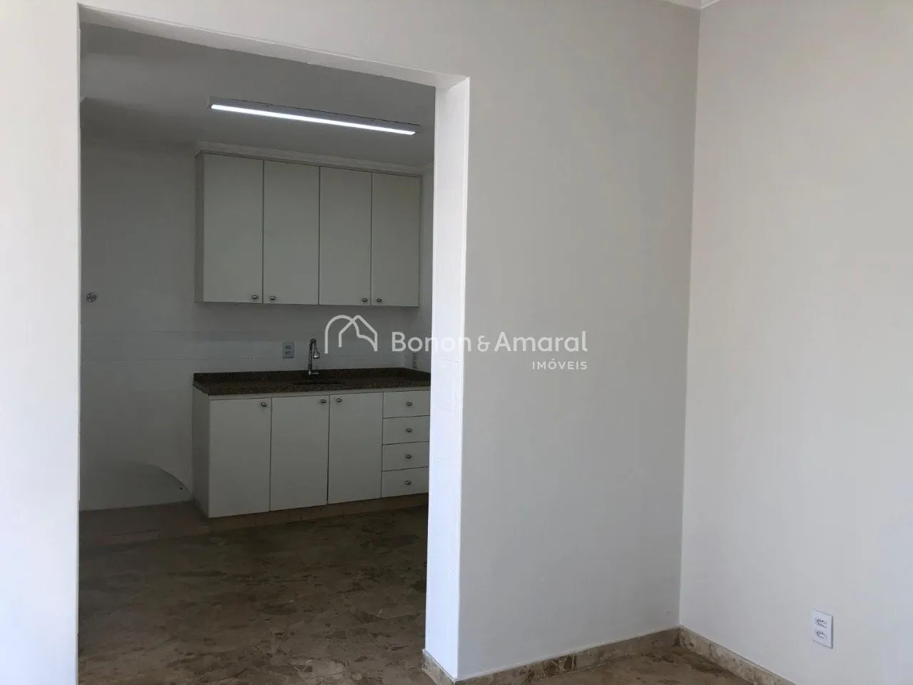 Imagem Apartamento Reformado à Venda no Edifício Cristina - Centro de Campinas