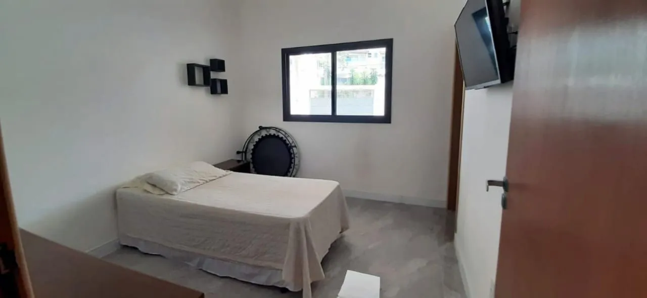 Imagem Casa à venda 3 Quartos, 3 Suites, 4 Vagas, 489M², Village Mantiqueira, Guaratinguetá - SP